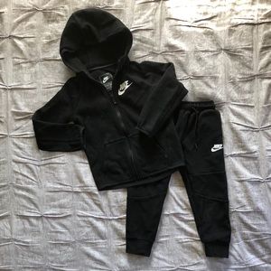 Nike Sportswear Tech Fleece Set